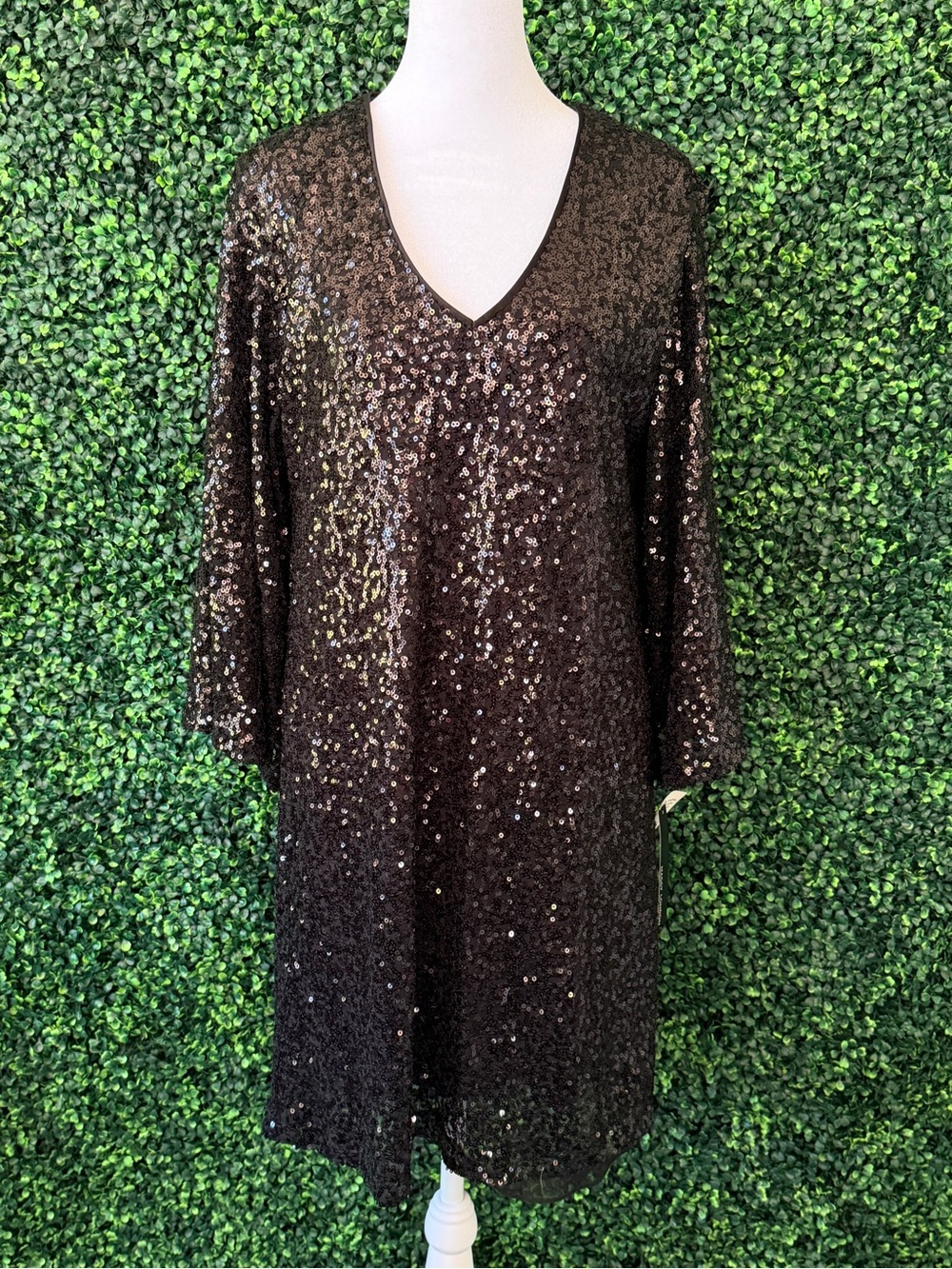 NWT Maggy London Black Sequin V-Neck Mini Dress
